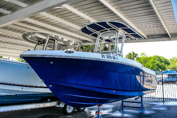 2022 Robalo R202 Explorer