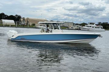 2025 Boston Whaler 330 Outrage