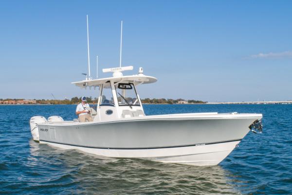 2021 Regulator 34 Center Console