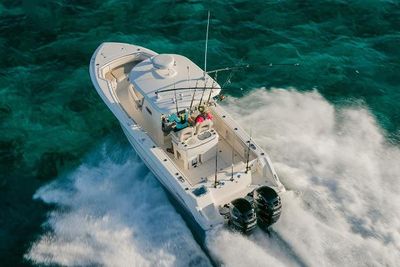 Boston Whaler 280 Outrage Boat