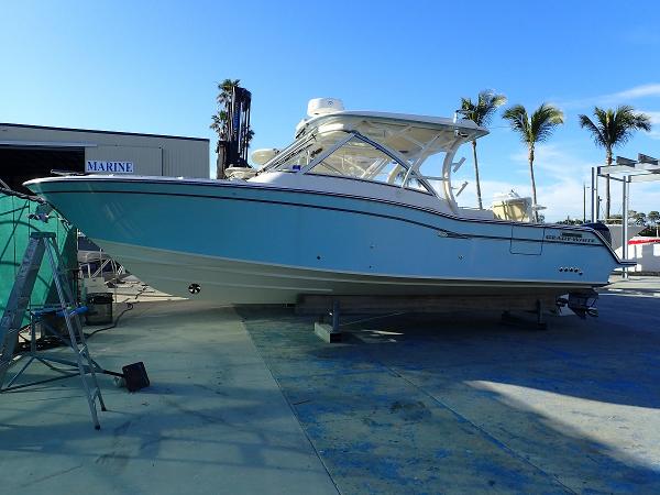 Grady-White Freedom 325