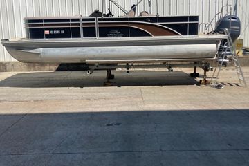 2018 Bennington 23 SX
