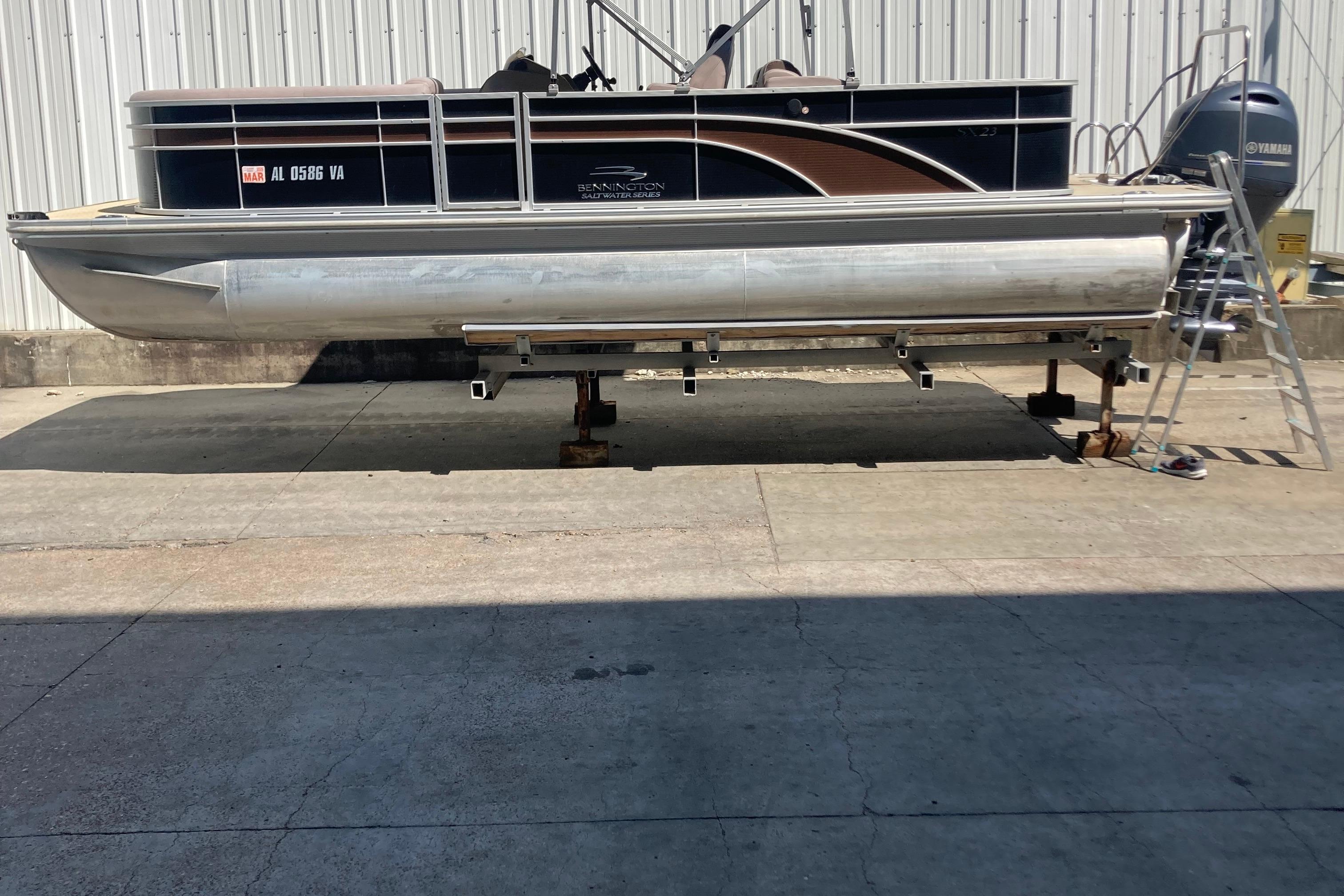 2018 Bennington 23 SX