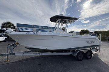 2022 Robalo R242 Center Console