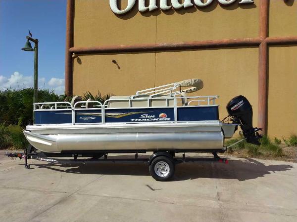 2025 Sun Tracker Bass Buggy 18 DLX