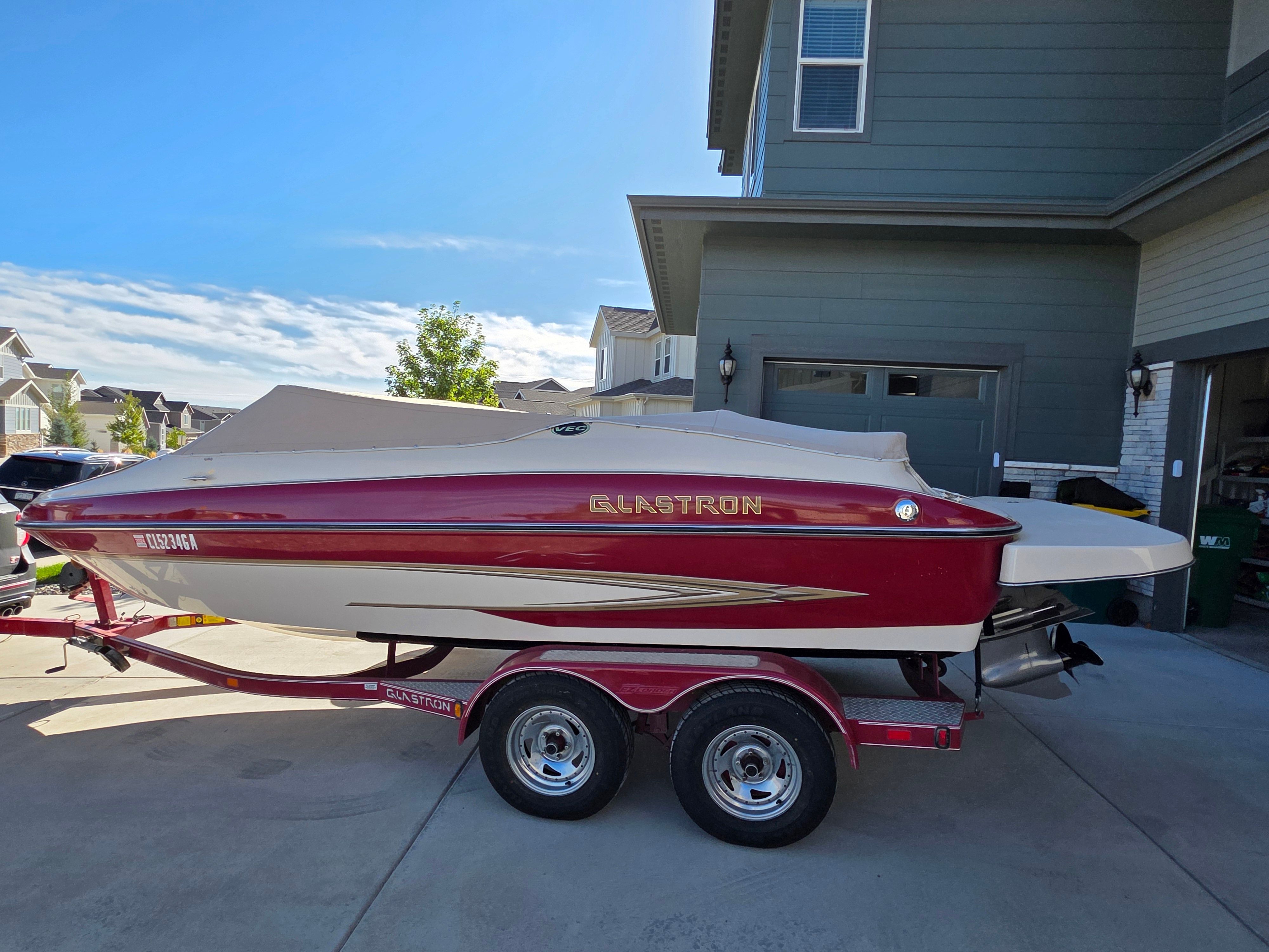 2005 Glastron GX 205