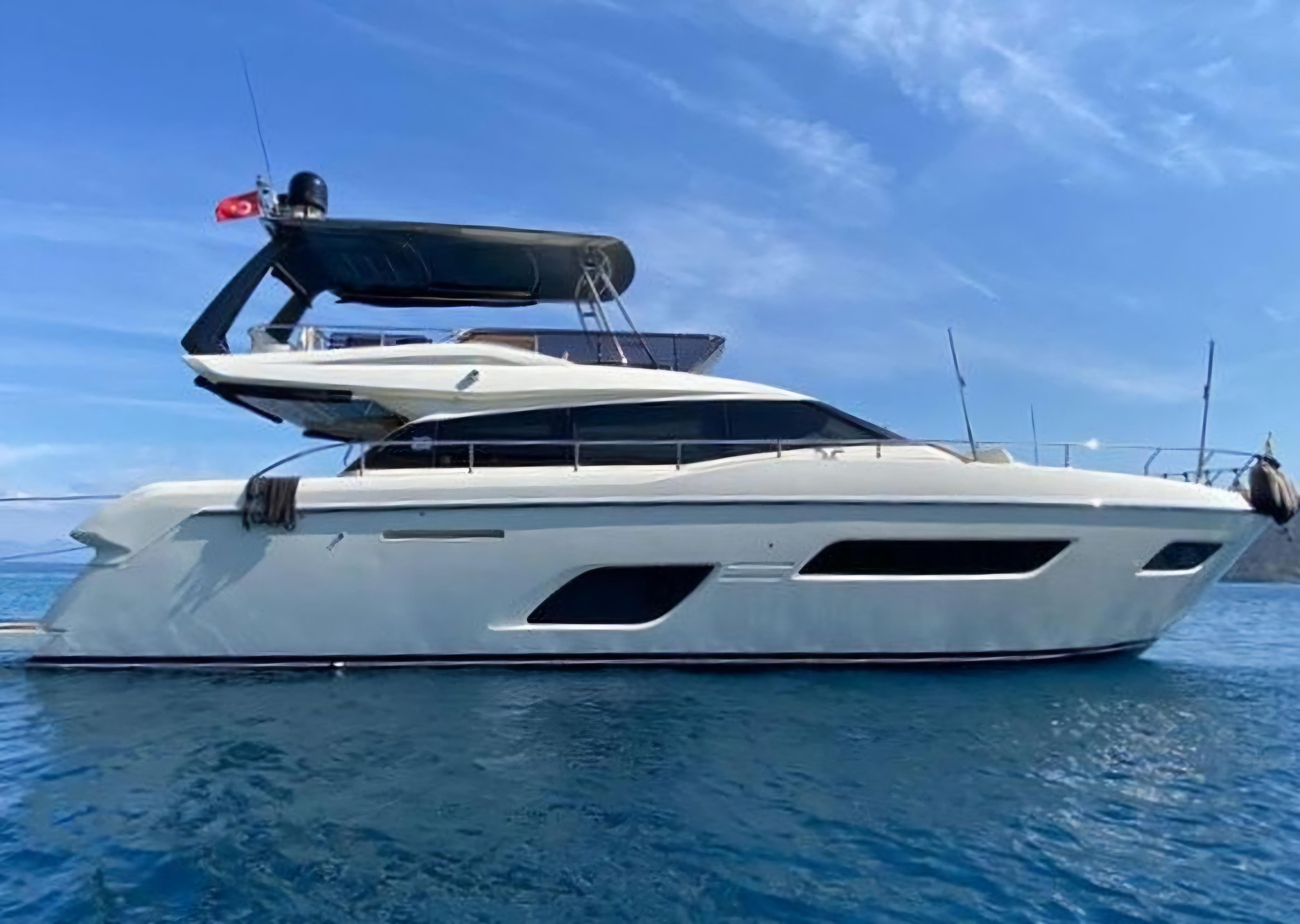 2017 Ferretti Yachts 550