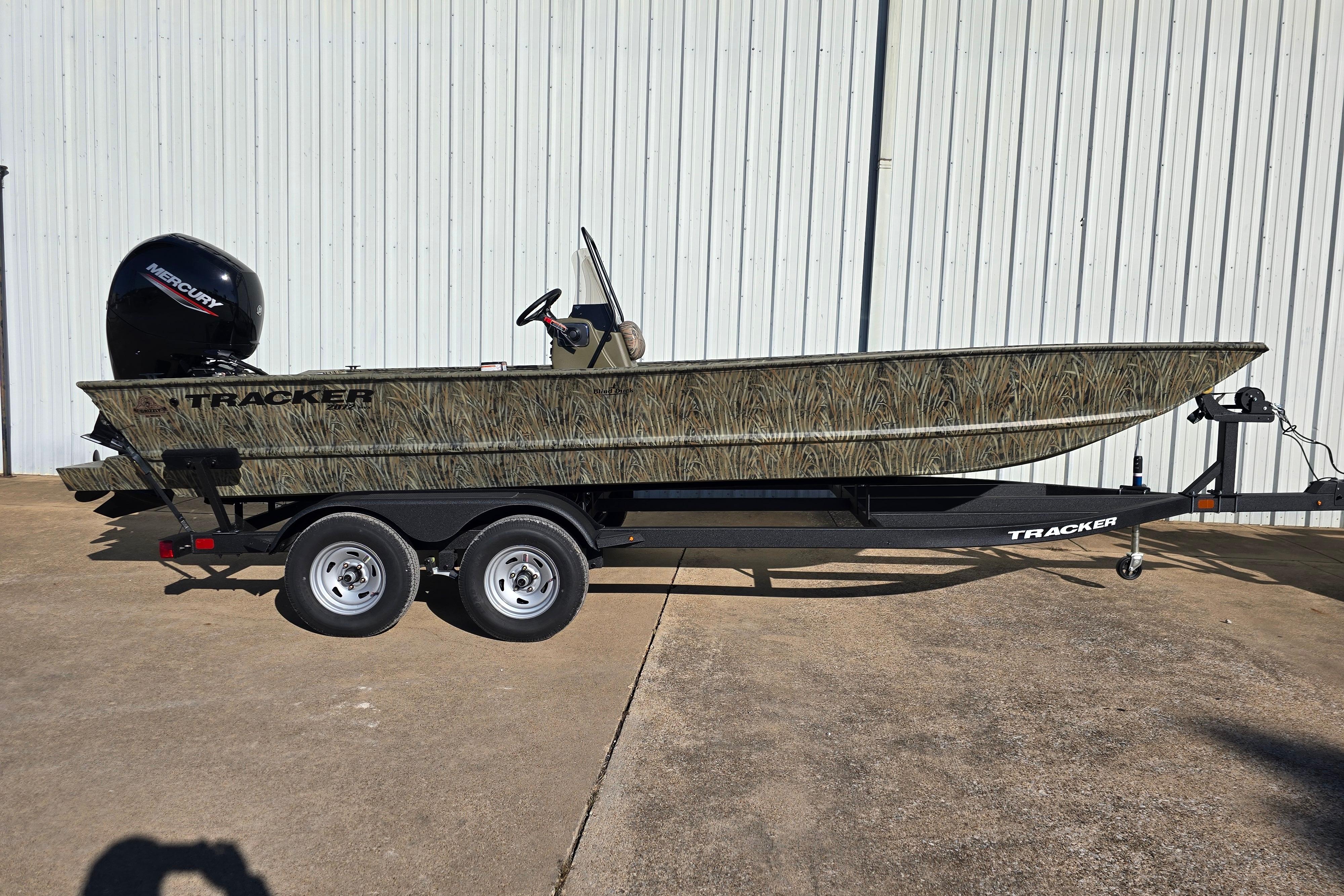 2026 Tracker Grizzly 2072 CC