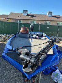 2006 Bass Tracker Bass boat plus