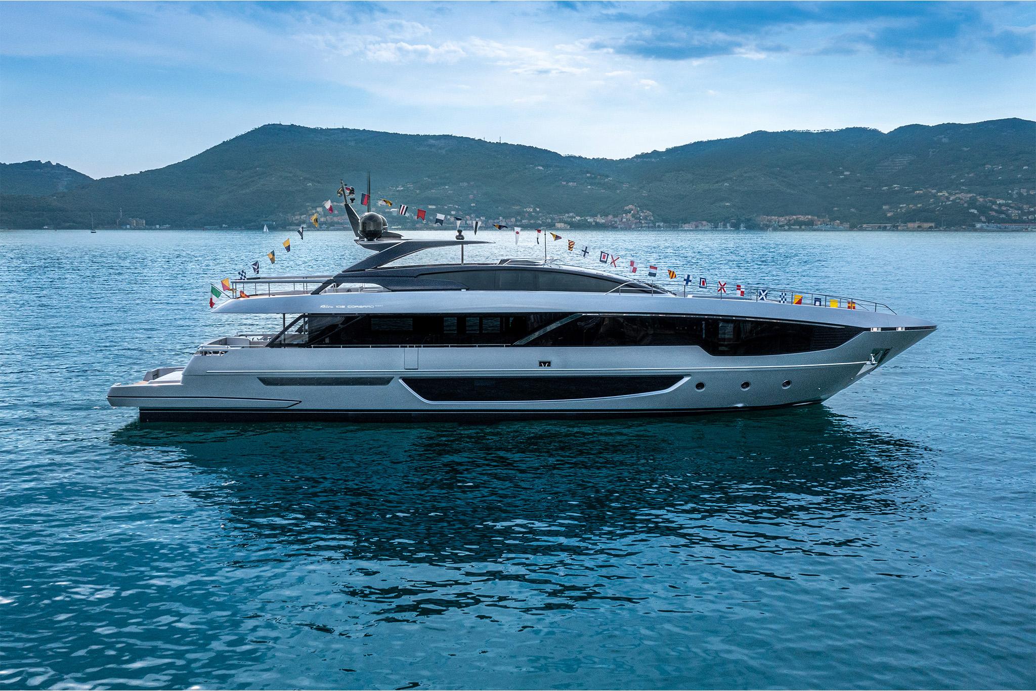 2027 Riva 102' Corsaro Super