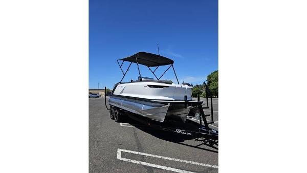 2025 Manitou 20 CRUISE MAX Deck With 150hp Rotax Stealth Motor