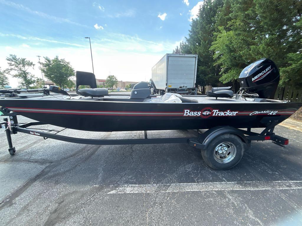 Tracker Bass Tracker Classic XL 2025 Tracker Bass Tracker Classic XL boat on trailer, parked outdoors.