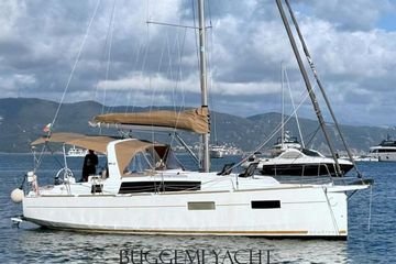 2015 Beneteau Oceanis 35