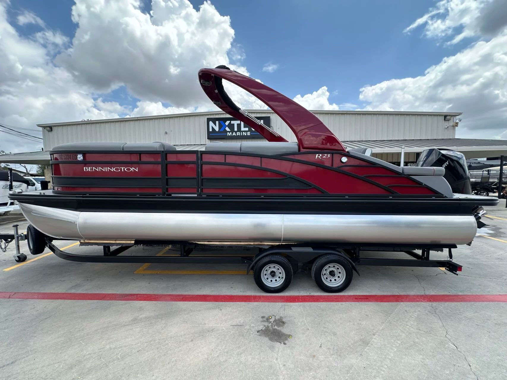 2023 Bennington R23