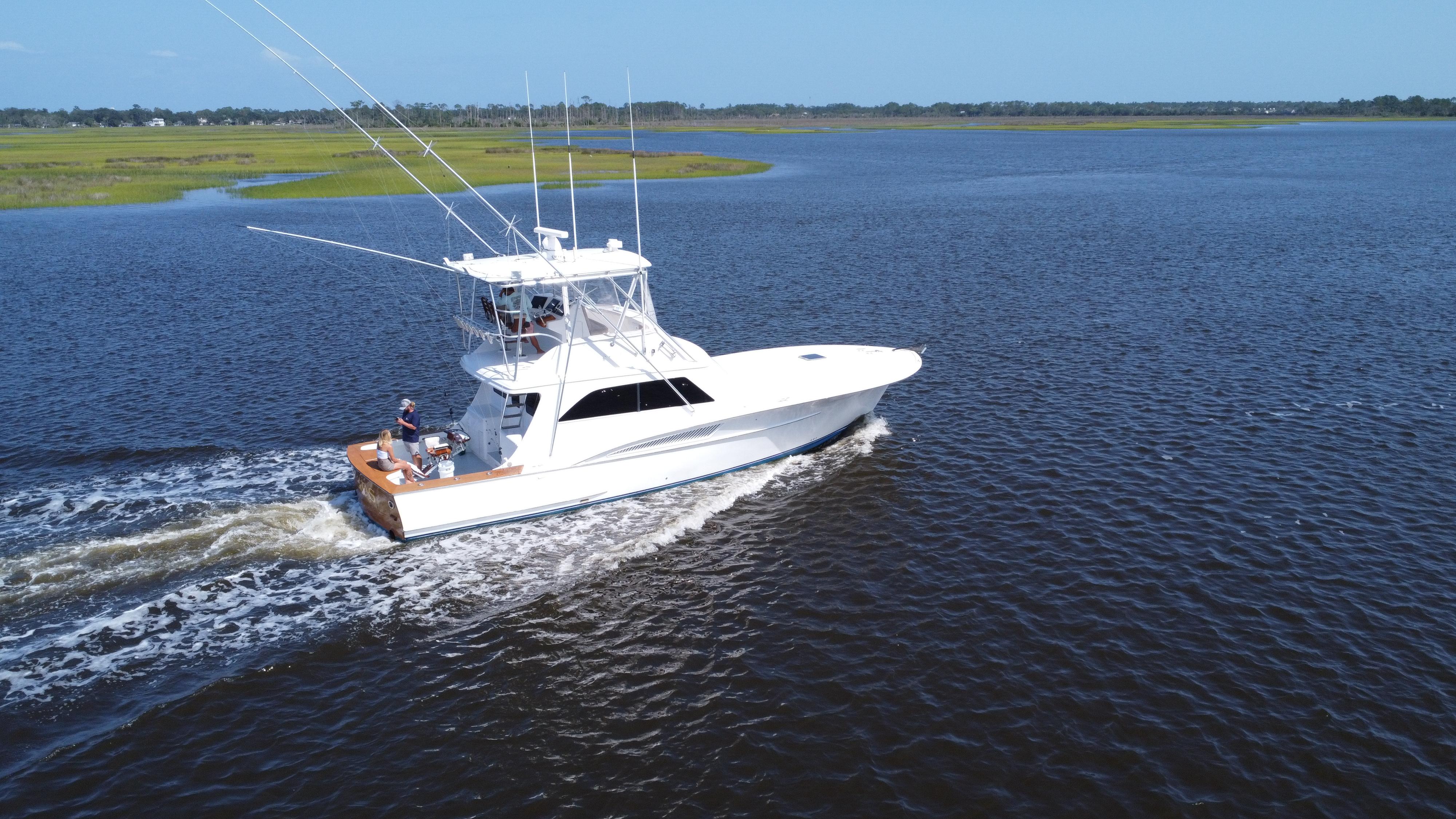 2020 Custom Carolina F&S 61 Hardtop Express Sportfish, Palm Beach  États-Unis - boats.com