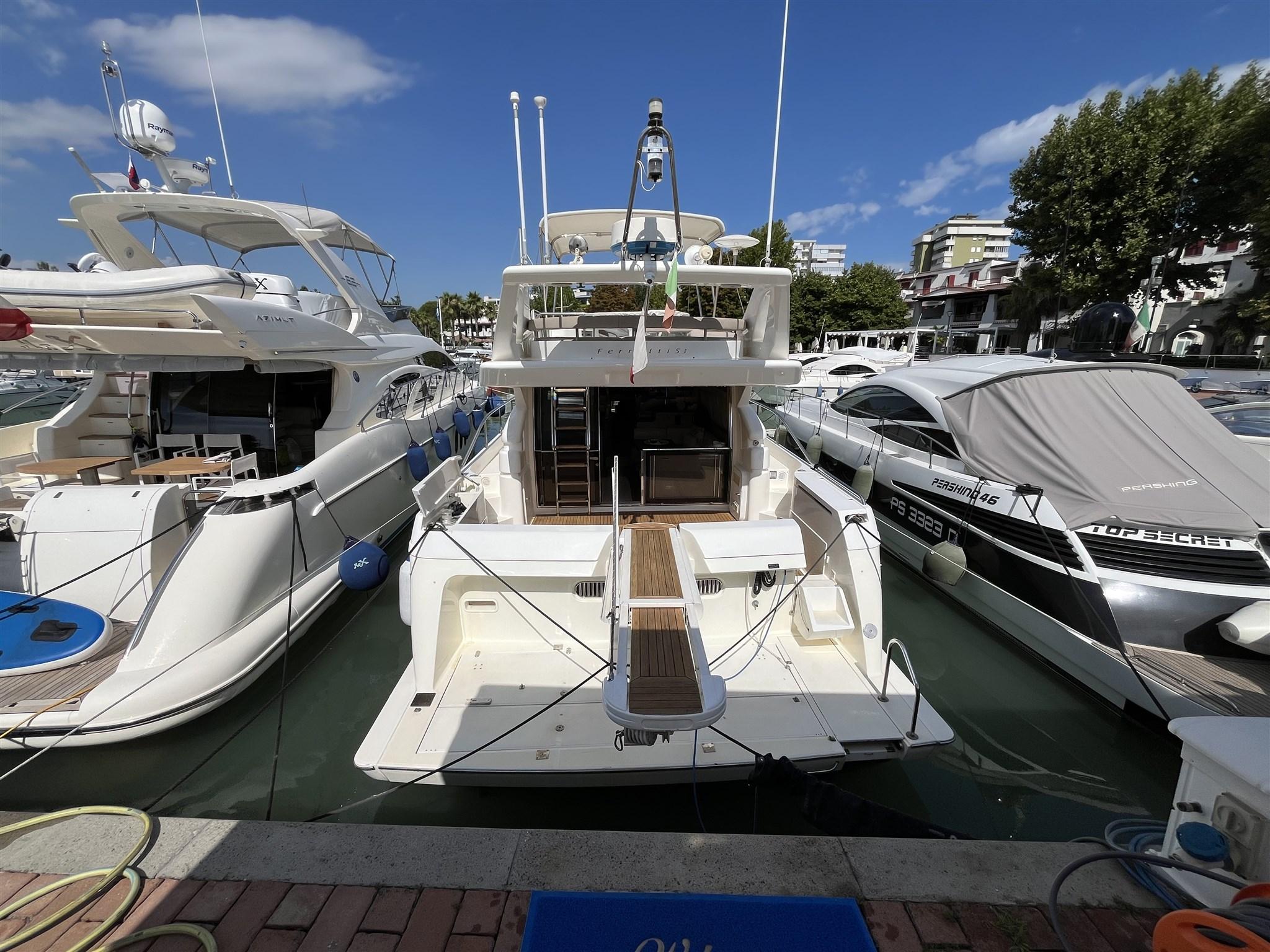 2002 Ferretti Yachts Ferretti 530