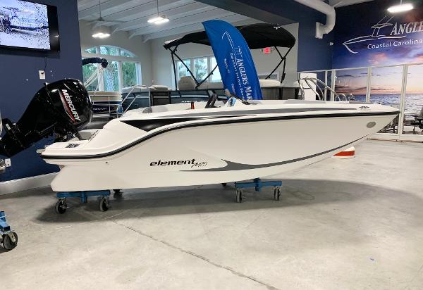 Bayliner Element M15 2024 Bayliner Element M15 boat on display in showroom.