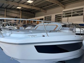 2025 Beneteau Flyer 8 SUNdeck V2