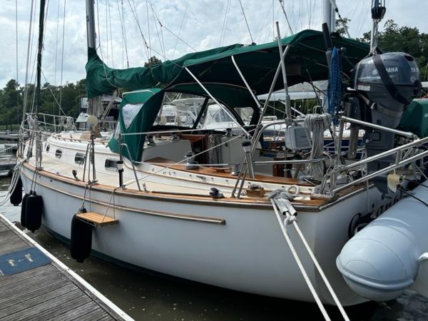 1988 Island Packet 38