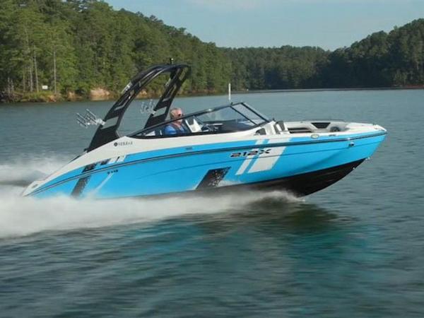 Yamaha Boats 255XD
