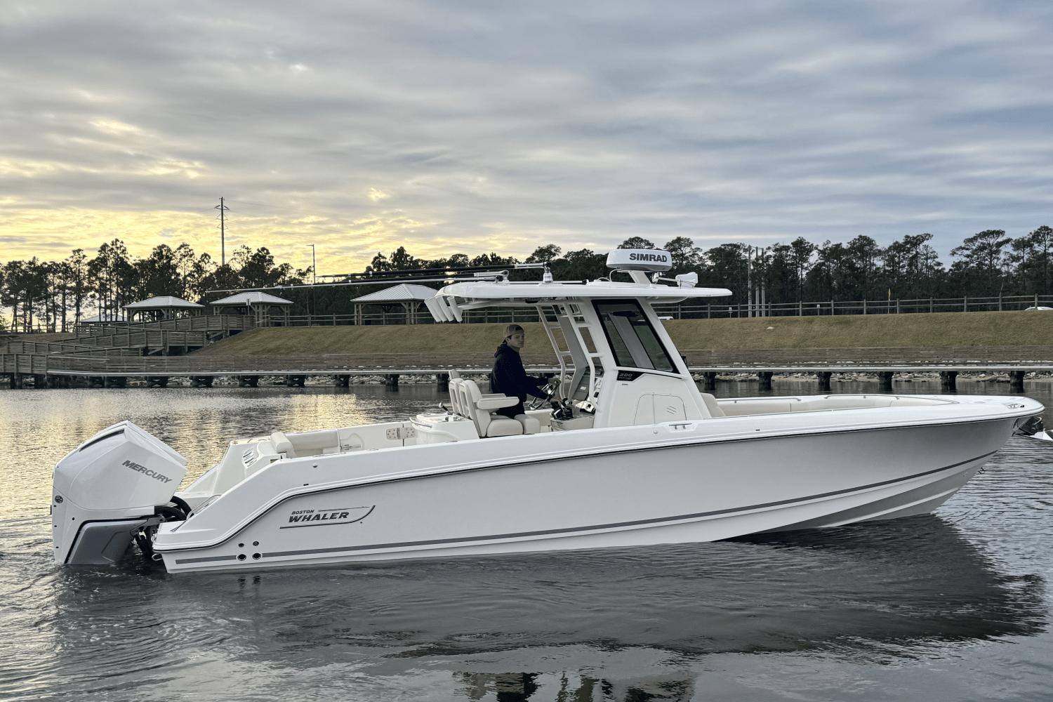 2025 Boston Whaler 280 Outrage