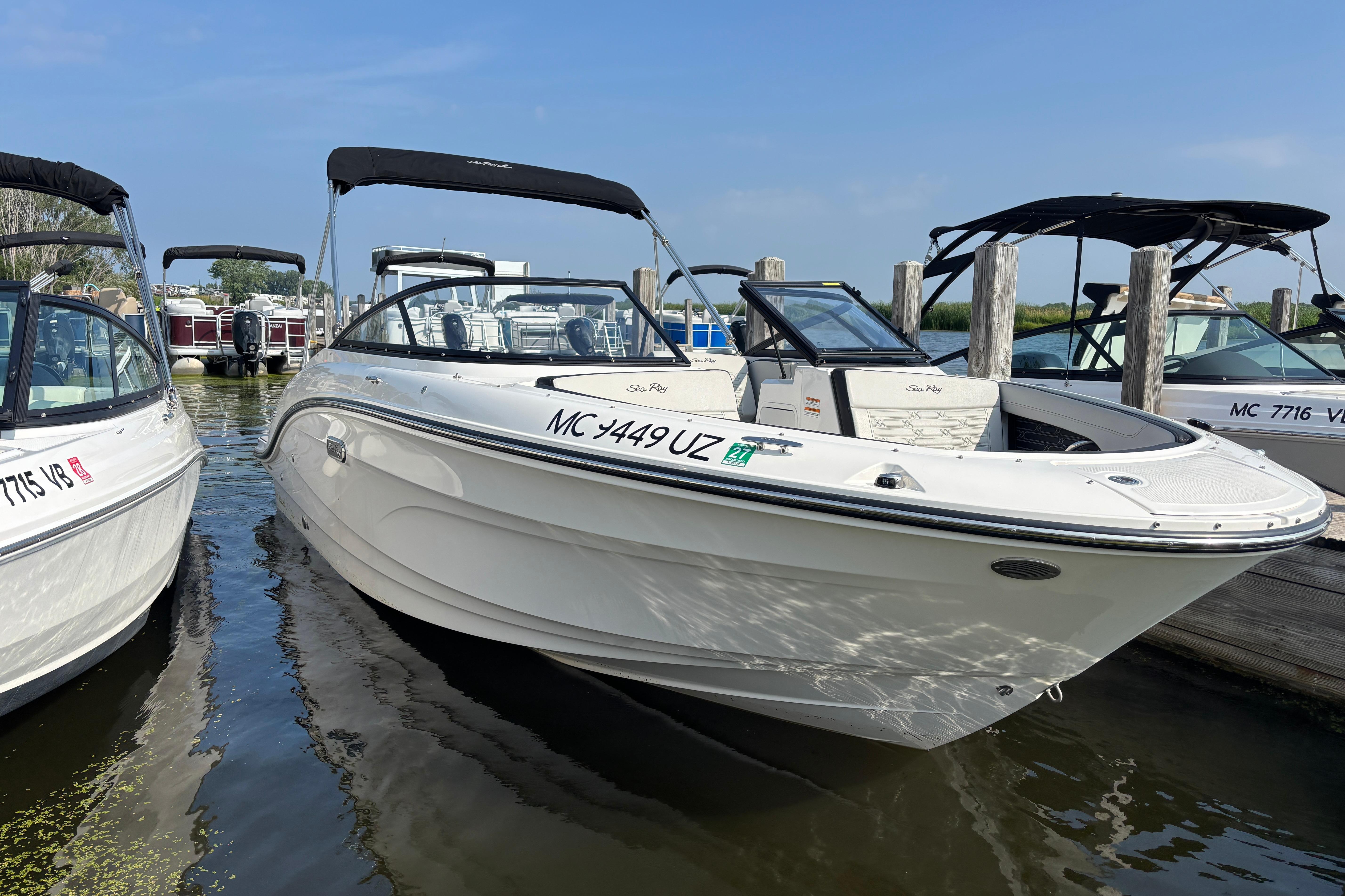 2024 Sea Ray SPX 210 Outboard