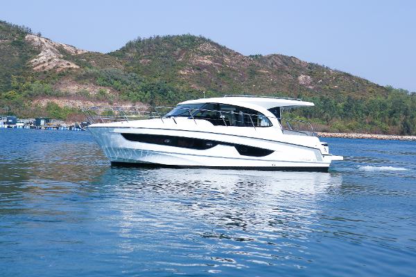 2020 Beneteau Antares 11