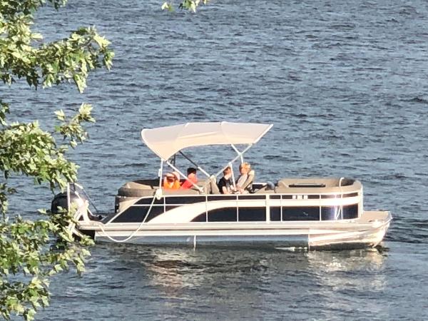 2018 Bennington 22SSRFBXP