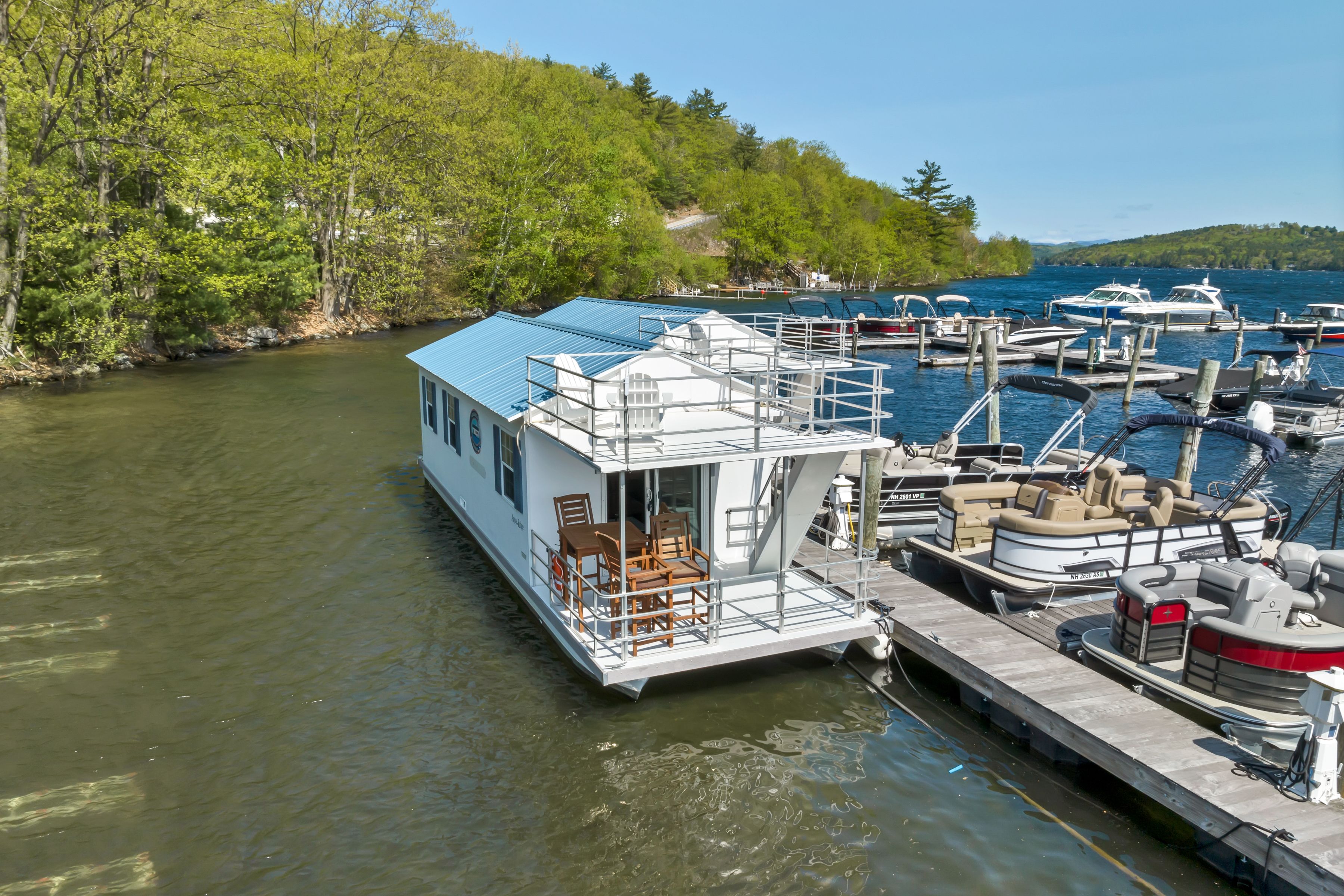 2017 Catamaran Cruisers Aqua Lodge