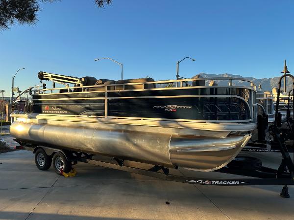 Sun Tracker Fishin' Barge 22 DLX boats for sale 