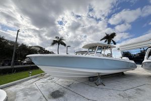 Boston Whaler 330 Outrage