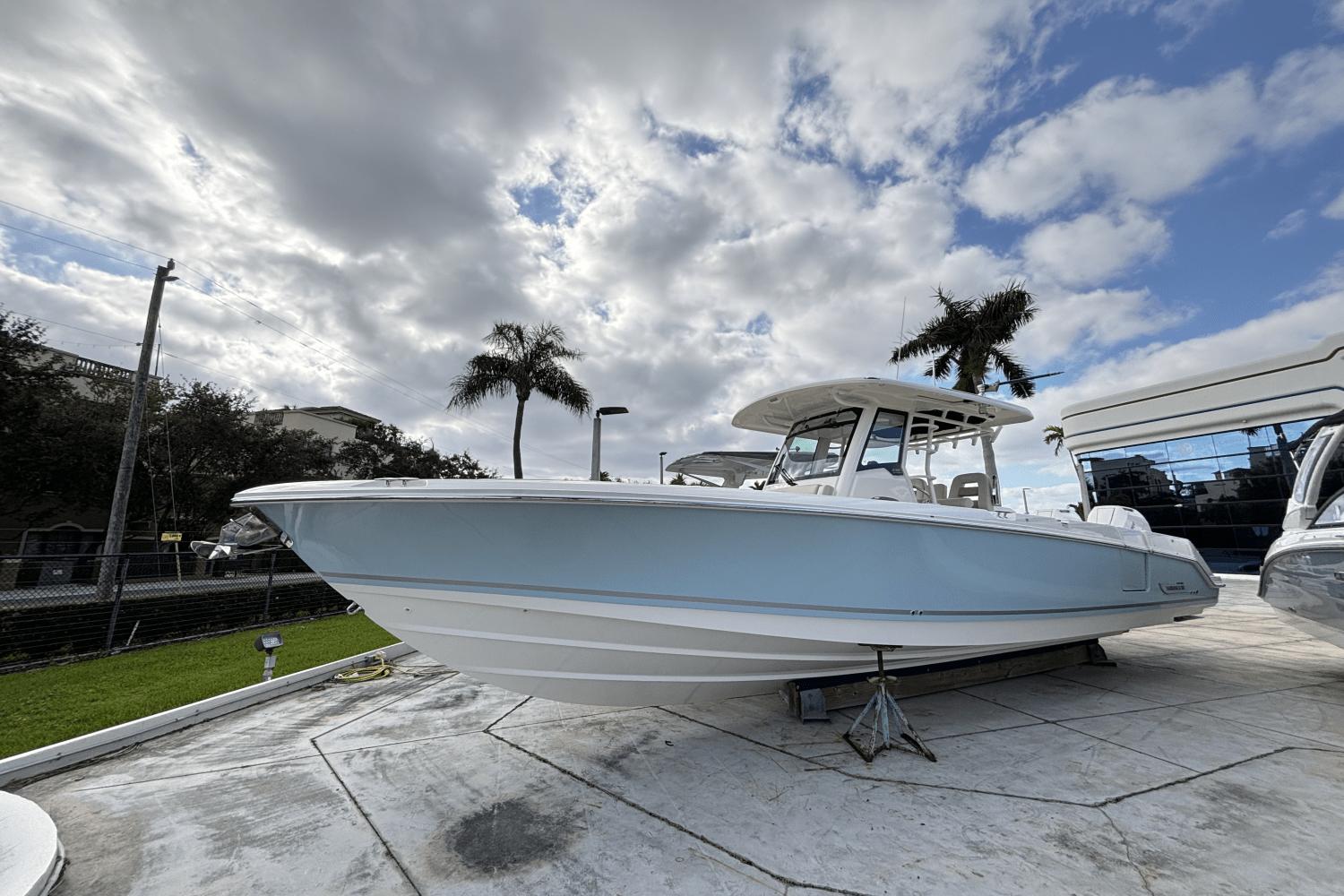 Boston Whaler 330 Outrage