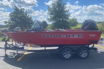 2026 Tracker Targa V-18 Combo