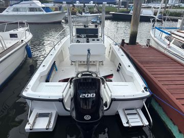 1999 Boston Whaler Outrage