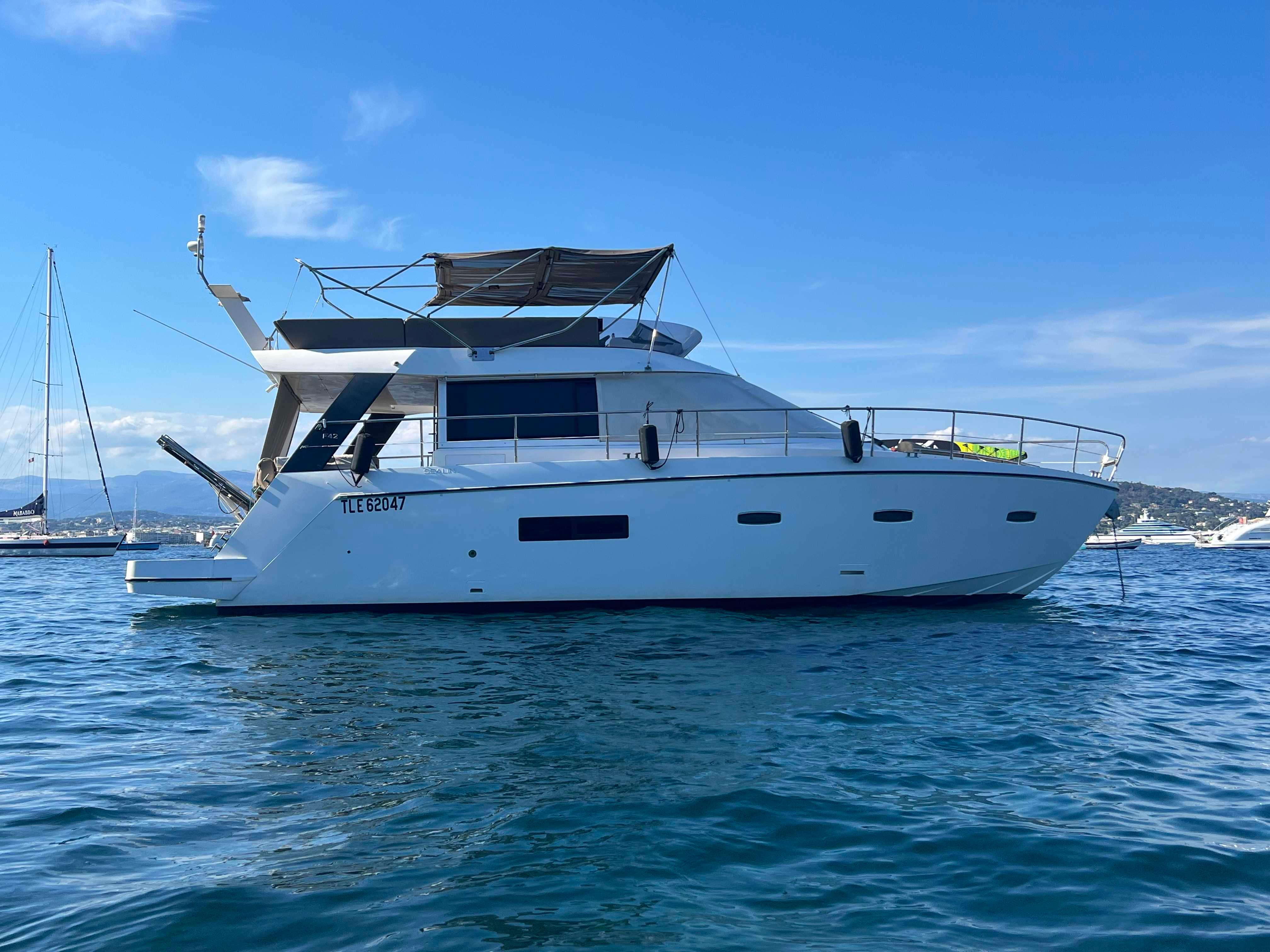 2011 Sealine F 42