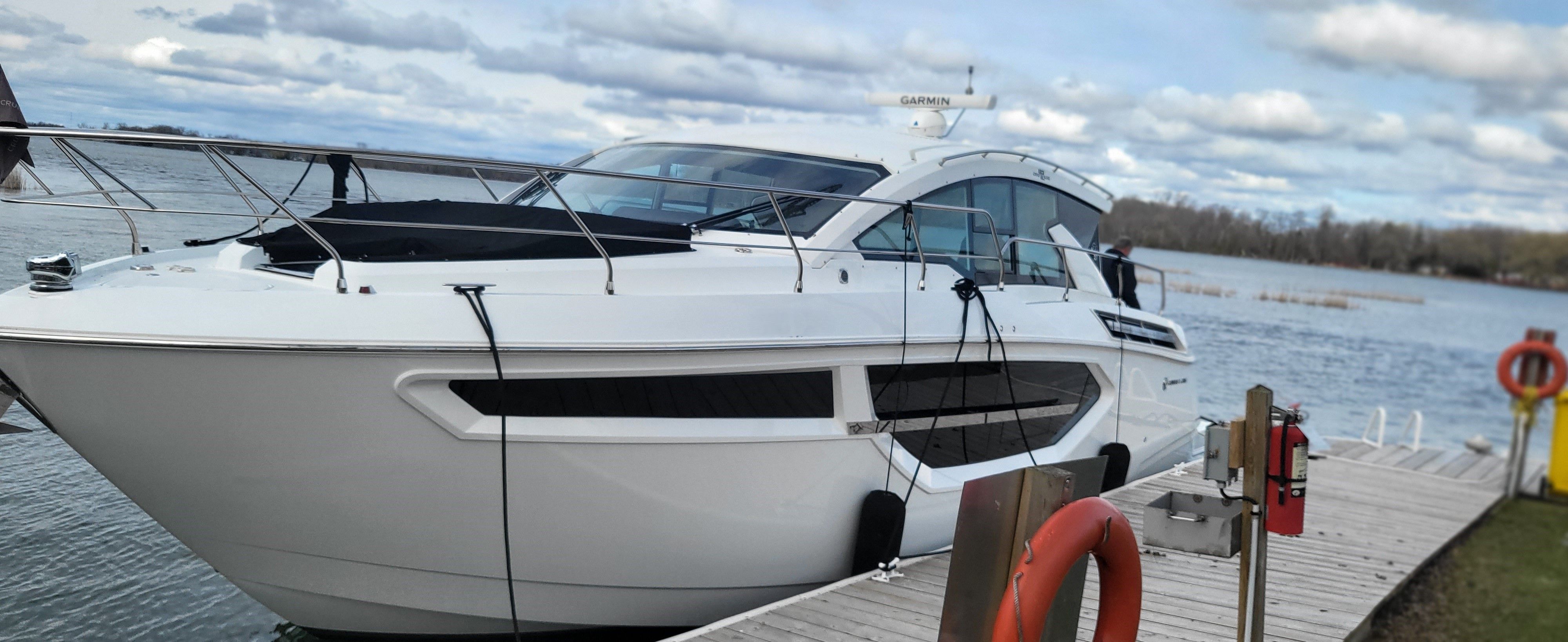 2020 Cruisers Yachts 42 Cantius