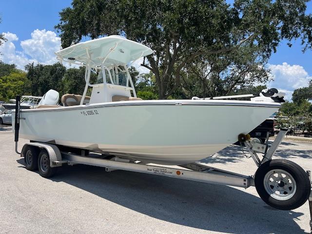 2023 Sea Born LX24 Center Console