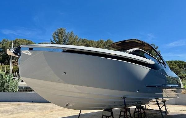 2022 Fairline F-Line 33