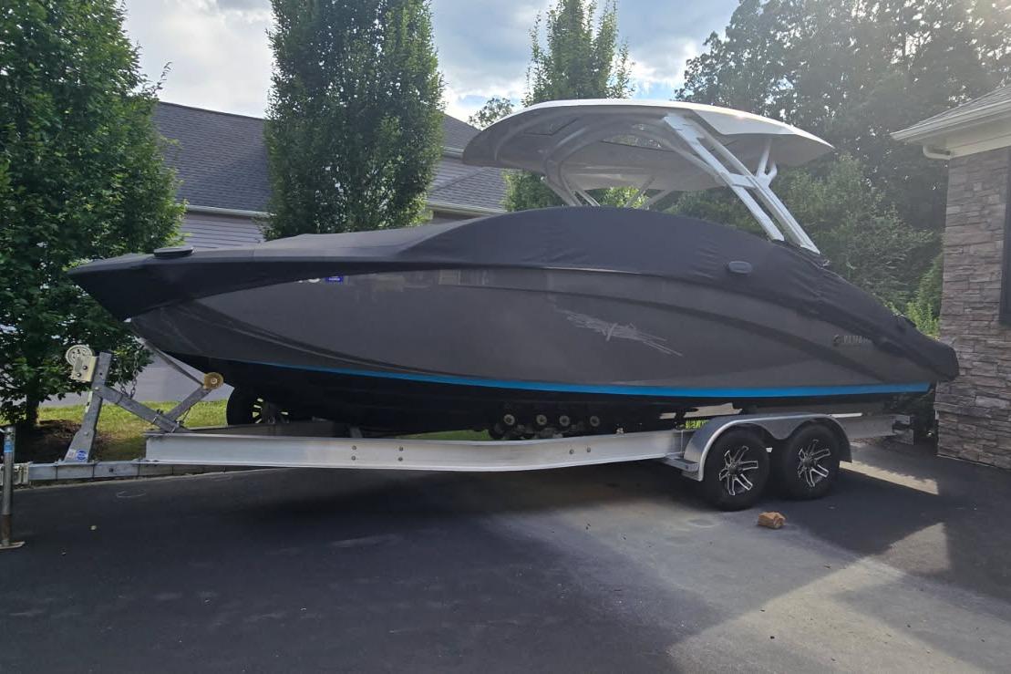 2022 Yamaha Boats 275SD