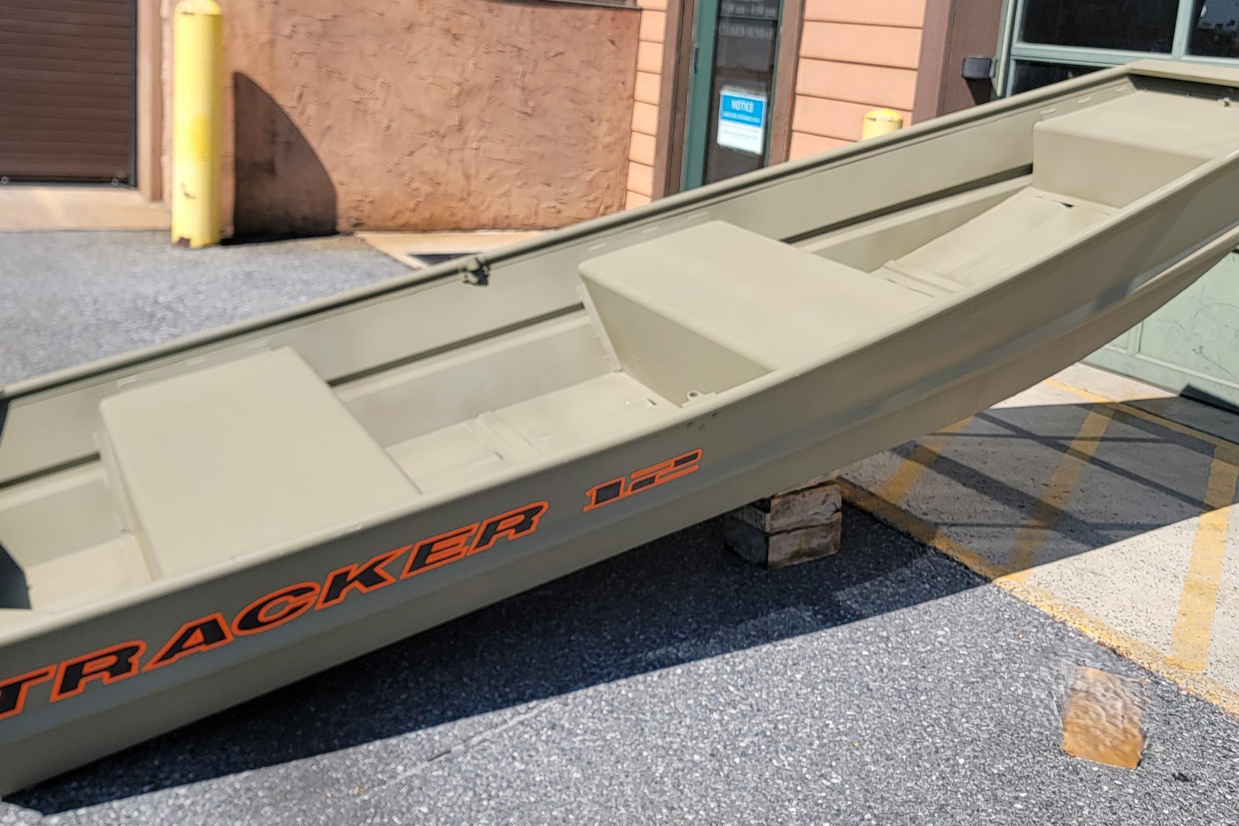 2026 Tracker Grizzly 12 Jon
