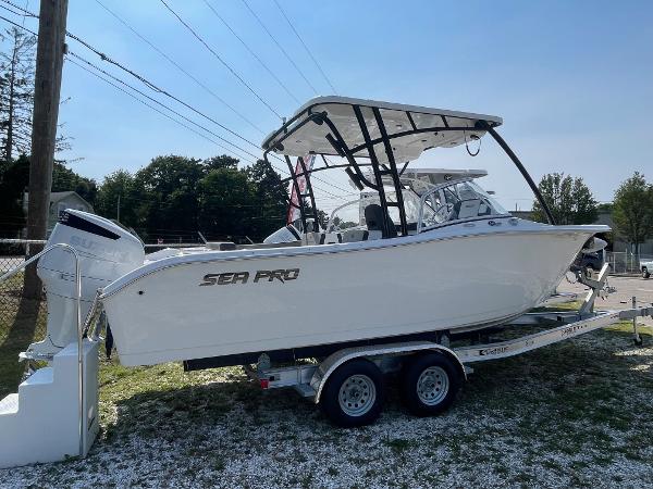 2025 Sea Pro 240 Dual Console