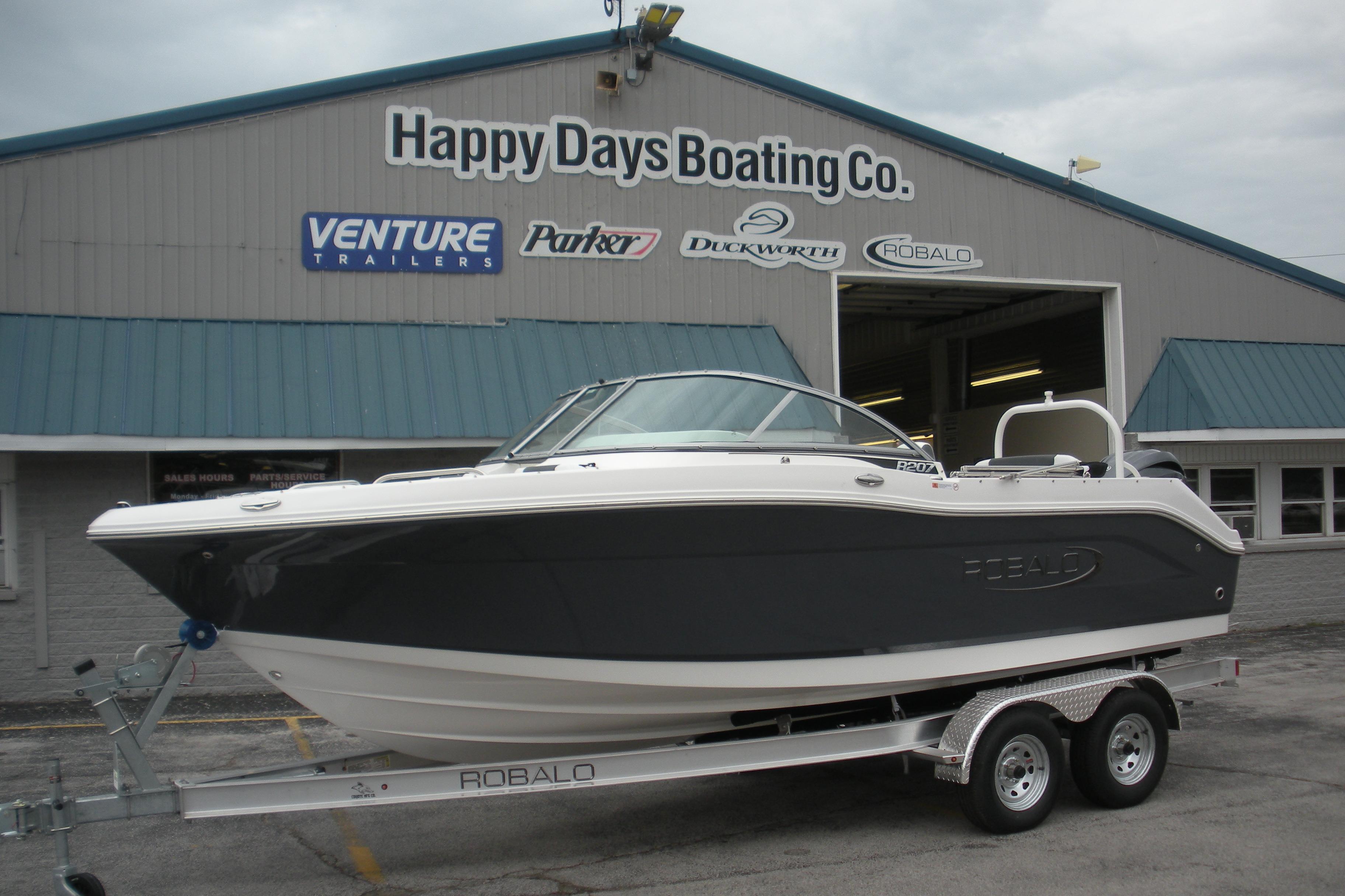 2026 Robalo R207 Dual Console