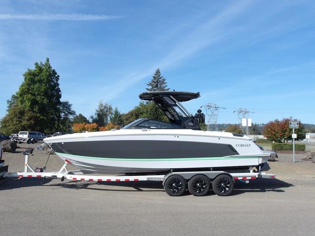 2024 Cobalt R8 Surf