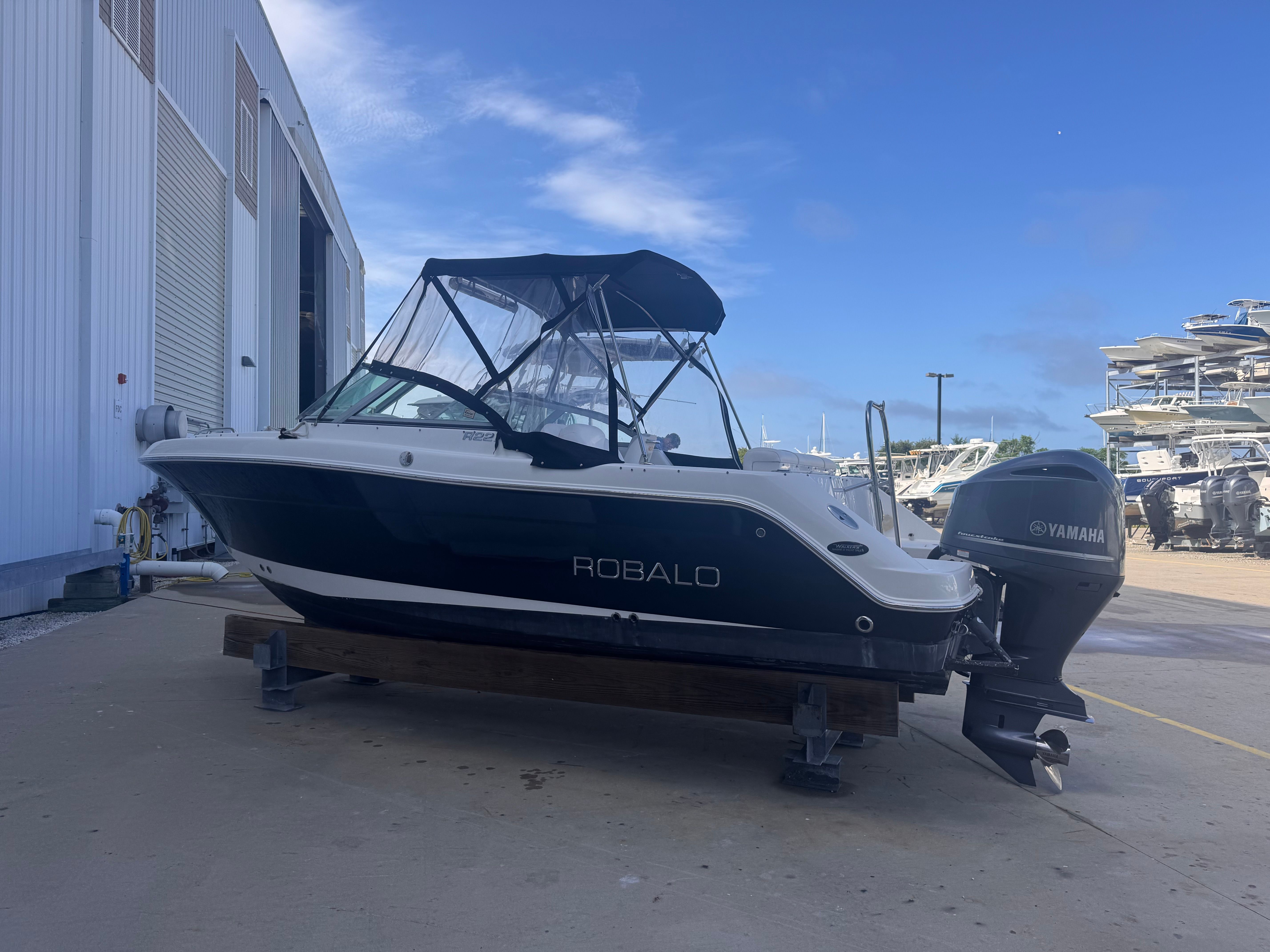 2010 Robalo R227 Dual Console