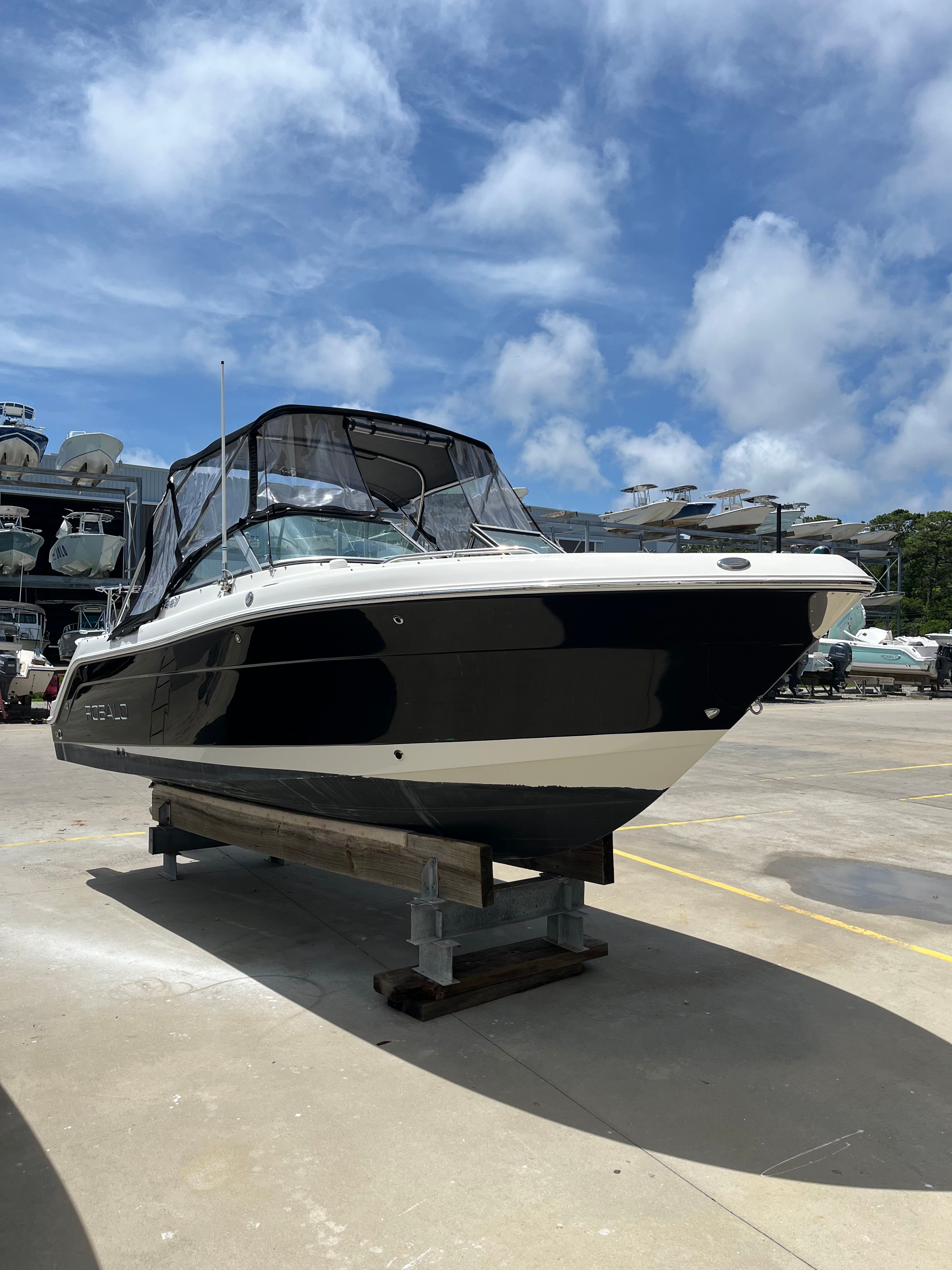 2010 Robalo R227 Dual Console