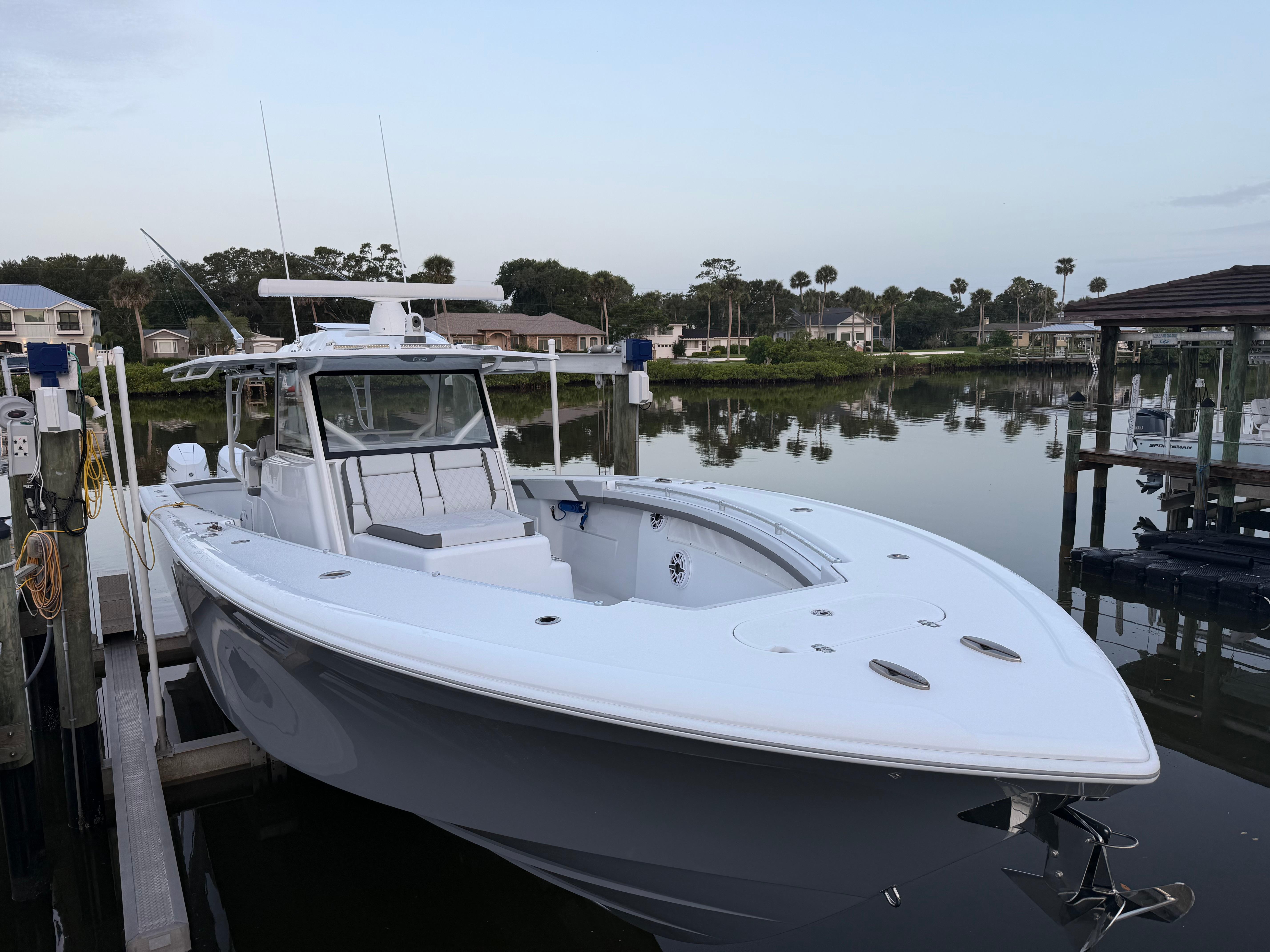 2025 Yellowfin 42 Center Console