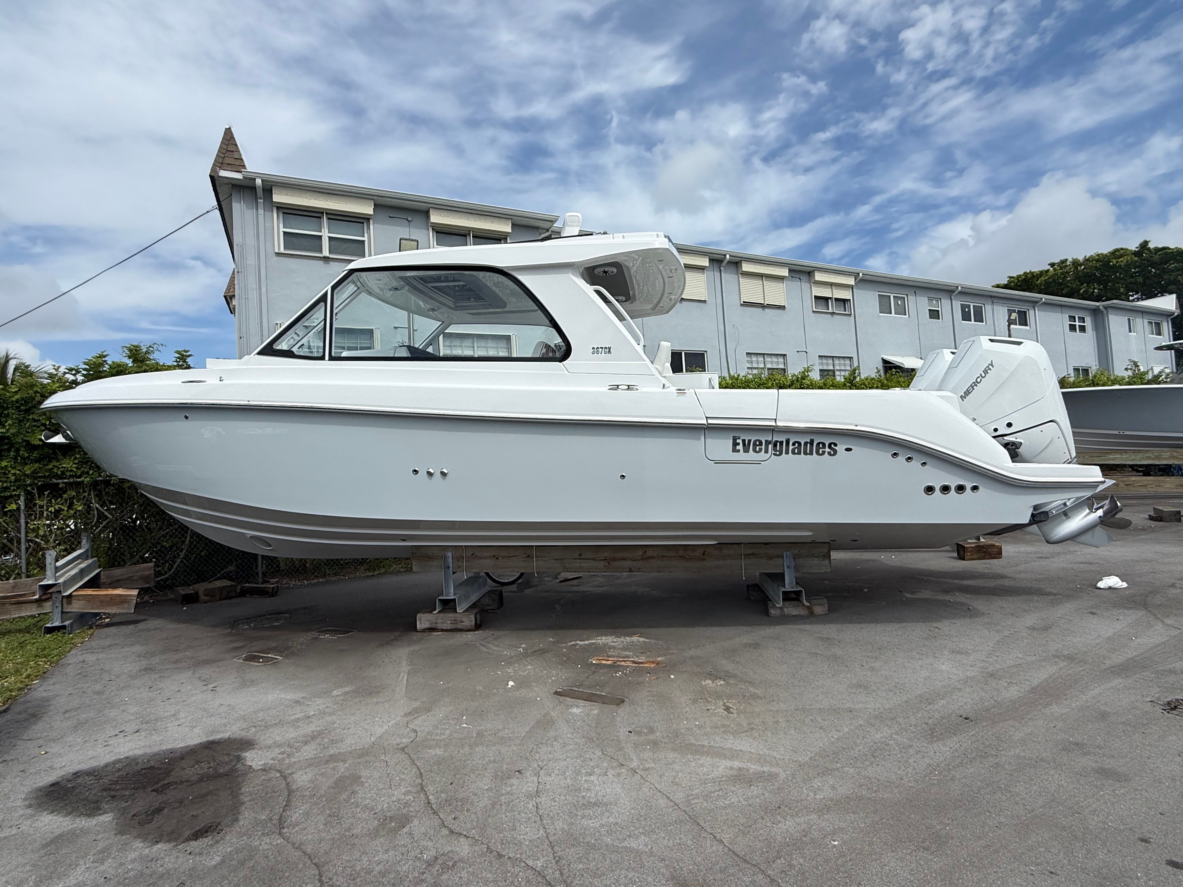 2026 Everglades 367 CX