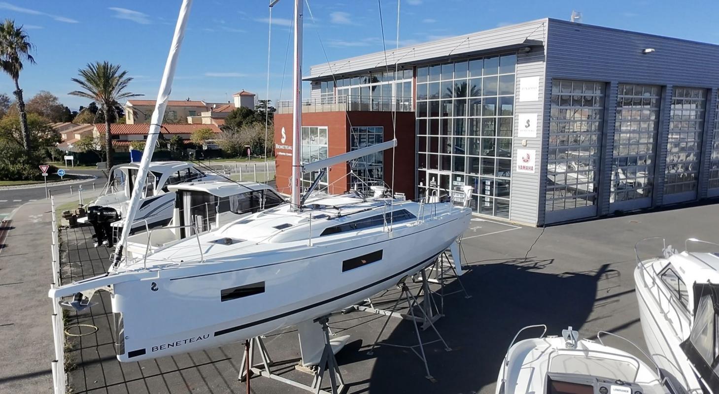 2025 Beneteau Oceanis 37.1