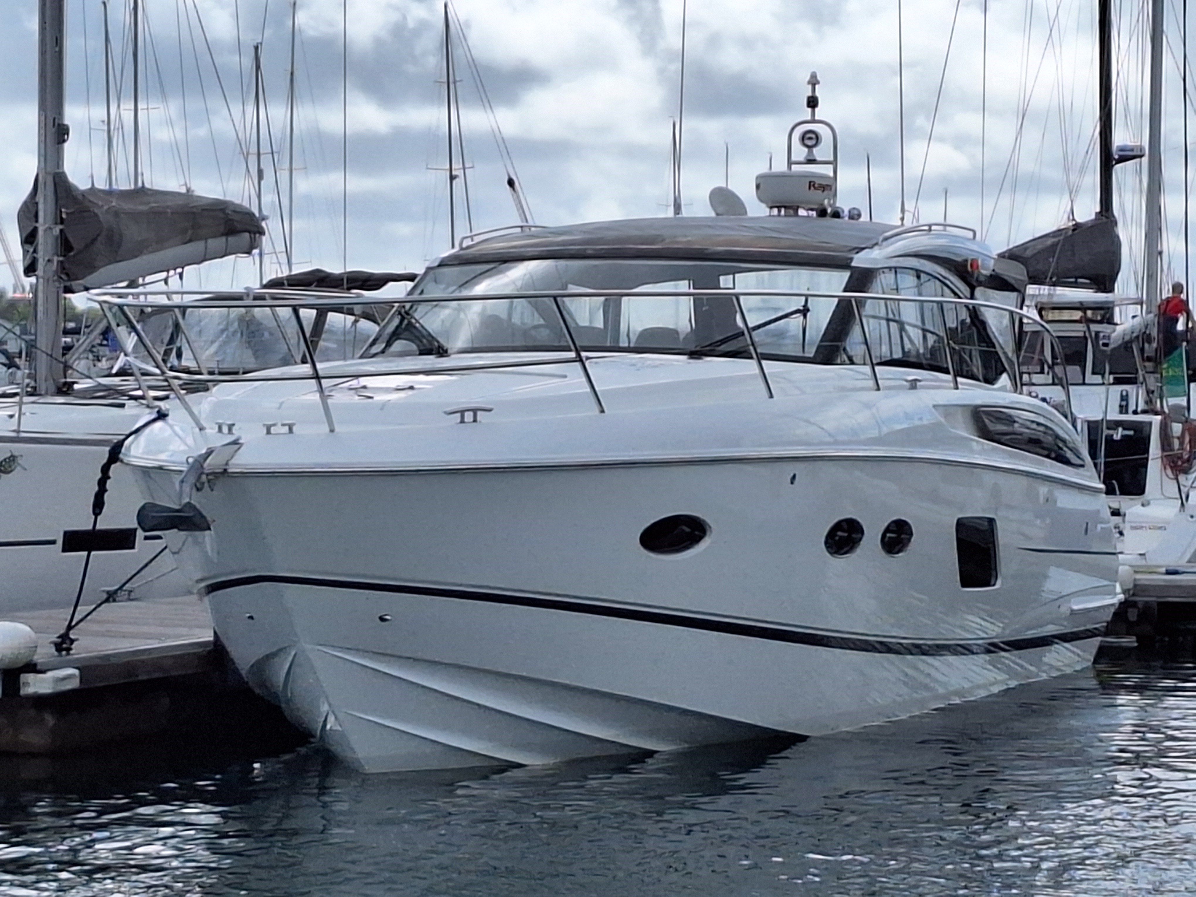 2014 Princess V39