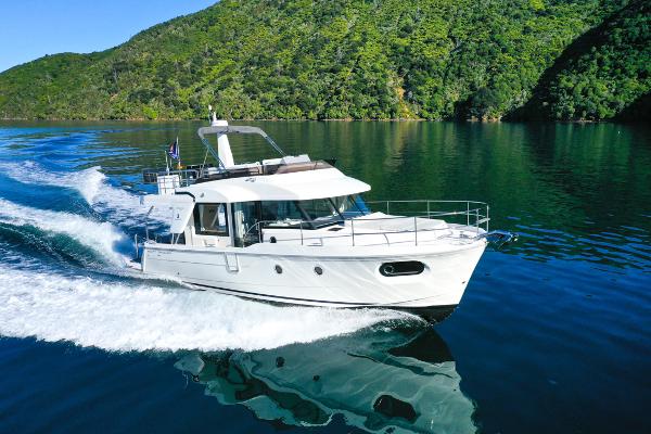 2022 Beneteau Swift Trawler 41 Fly